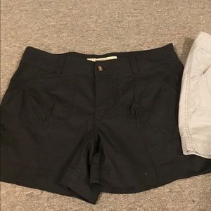 2 pairs of cabelas casual shorts